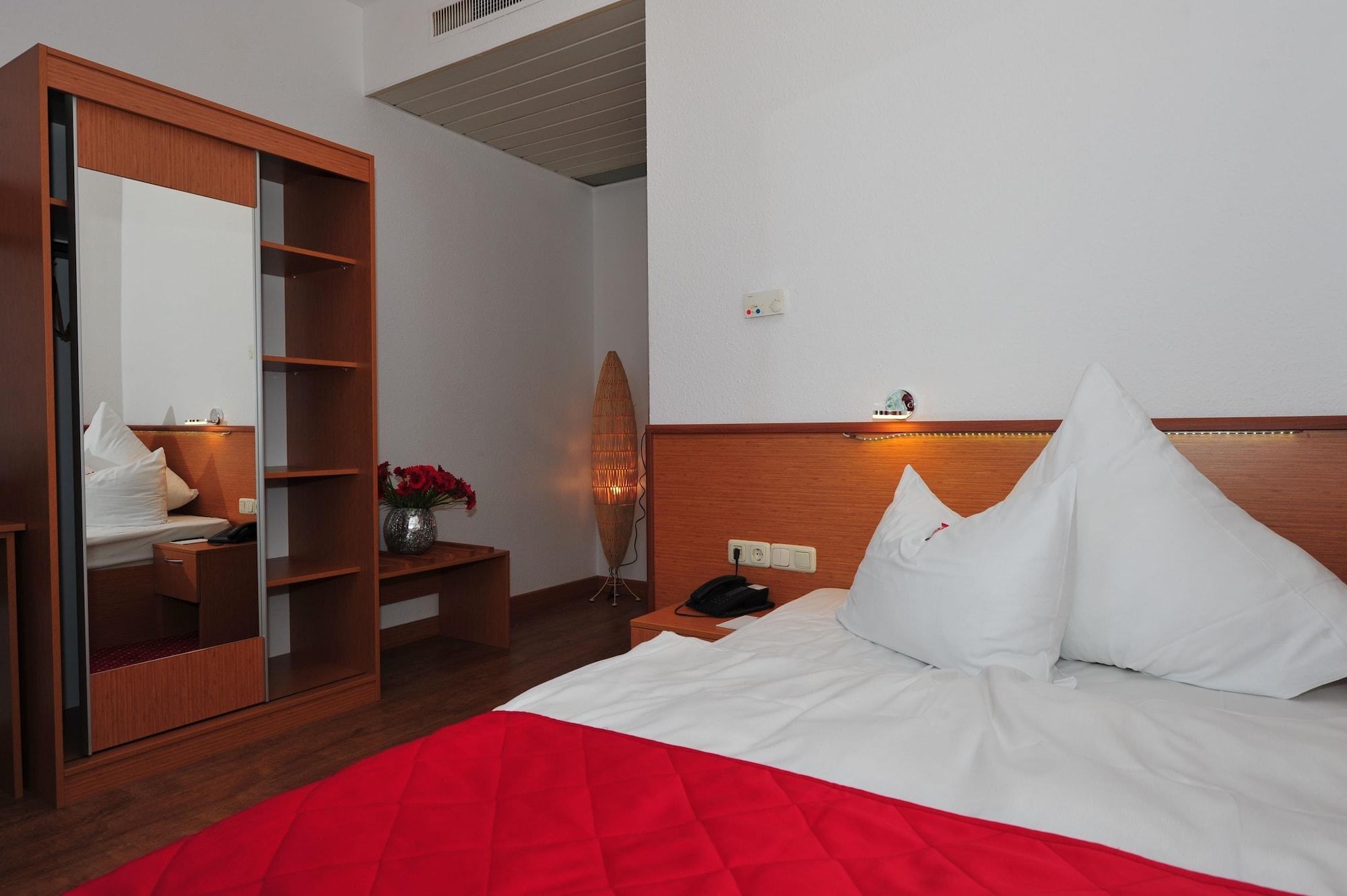 Arthotel Ambassador Wiesbaden - Free Parking ภายนอก รูปภาพ
