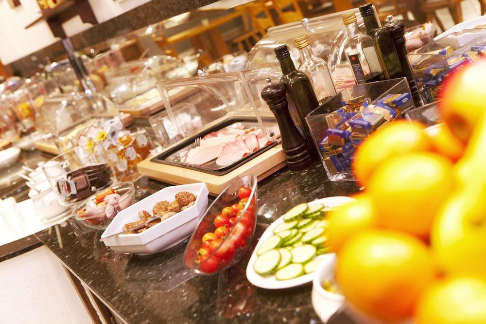 Arthotel Ambassador Wiesbaden - Free Parking ภายนอก รูปภาพ