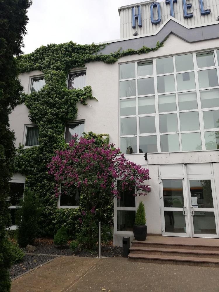 Arthotel Ambassador Wiesbaden - Free Parking ภายนอก รูปภาพ