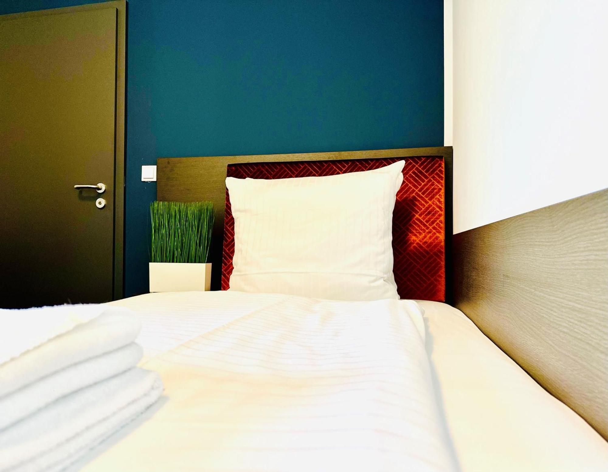 Arthotel Ambassador Wiesbaden - Free Parking ภายนอก รูปภาพ